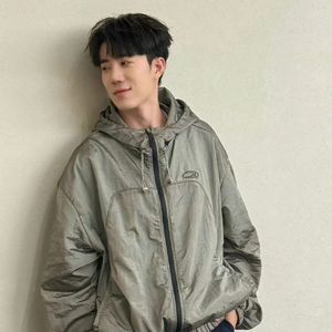 邻居大爷掏出来又粗又长小说
