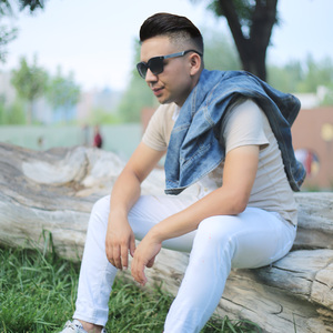 邻居大爷掏出来又粗又长小说
