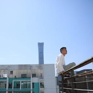 邻居大爷掏出来又粗又长小说
